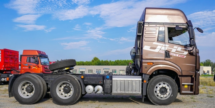 Faw Jiefang JH5 Tractor Head 6×4 Truck for Sale